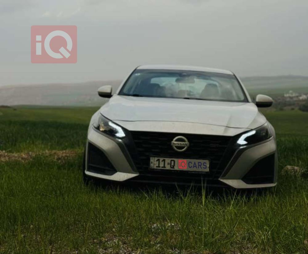 نيسان ألتيما